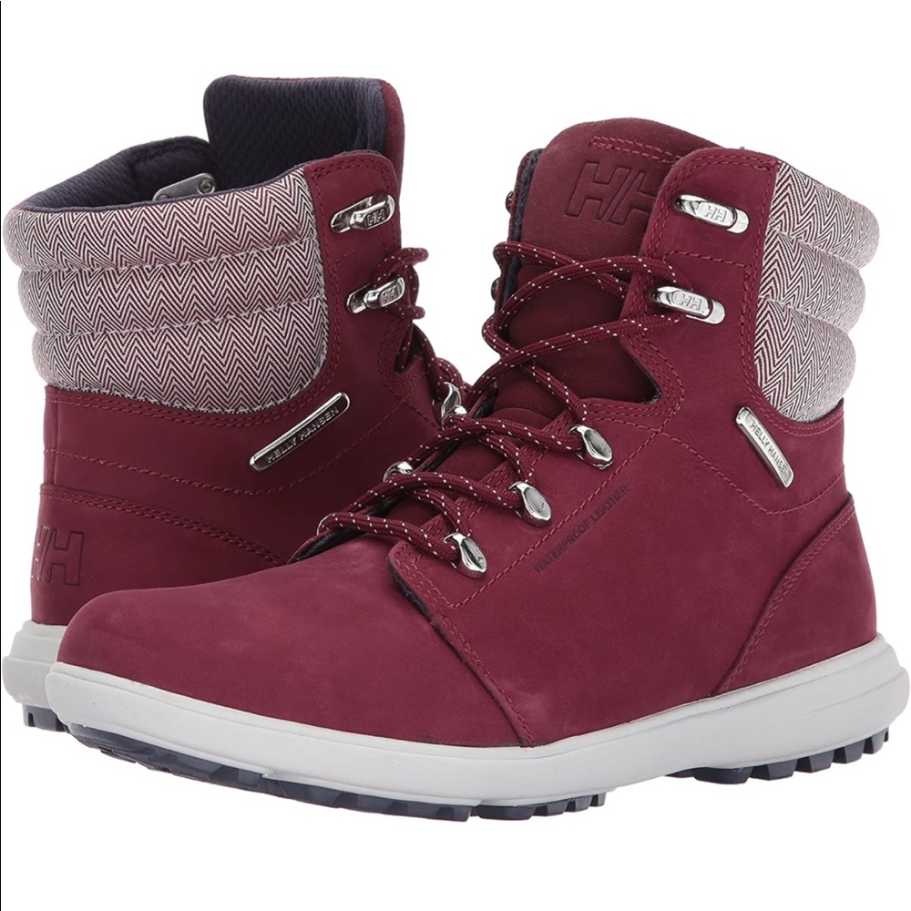 Helly Hansen water resistant snow boots